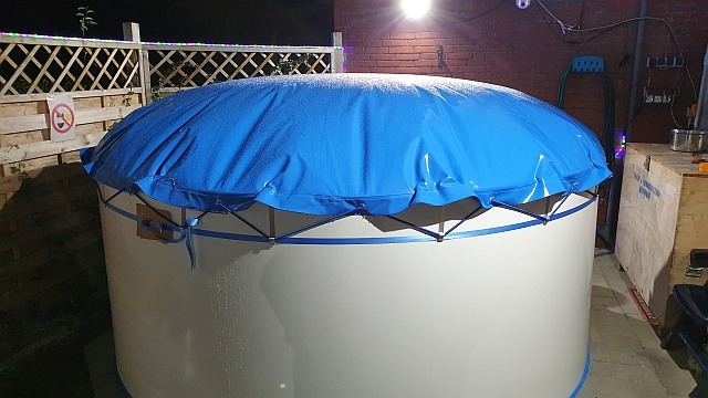 ../images/fotoalbum/pool/2020-12-03 20.04.35